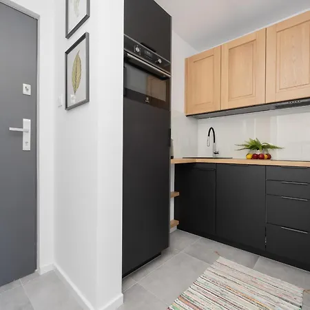 Comfortable Beige Near To Center By Renters Apartamento *