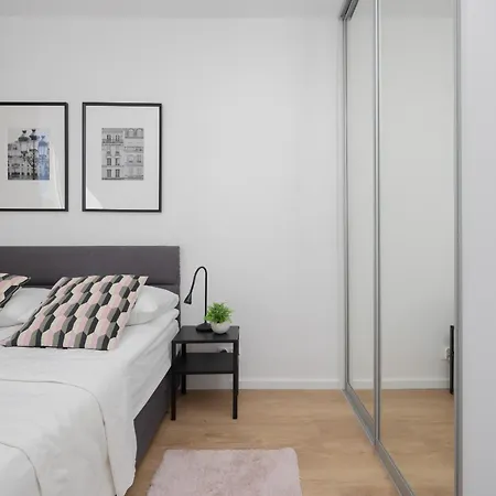 Apartamento Comfortable Beige Near To Center By Renters *